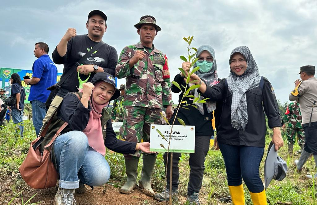 Penanaman Serentak Seluruh Indonesia Bersama TNI